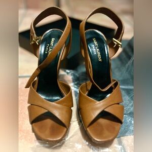 Yves Saint Laurent size 39 Camel Sandal